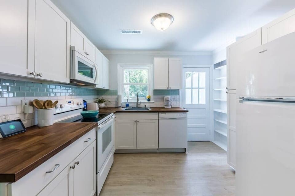 Well equipped kitchen with everything you need.