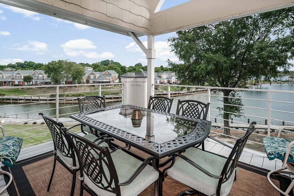 Lake View From Third Floor Balcony - Seating for Six at the Table