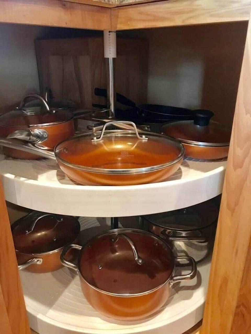 Kitchen pots