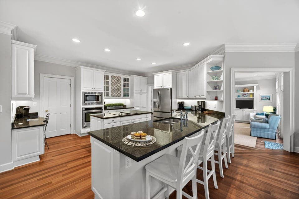 Fully equipped and widespread kitchen