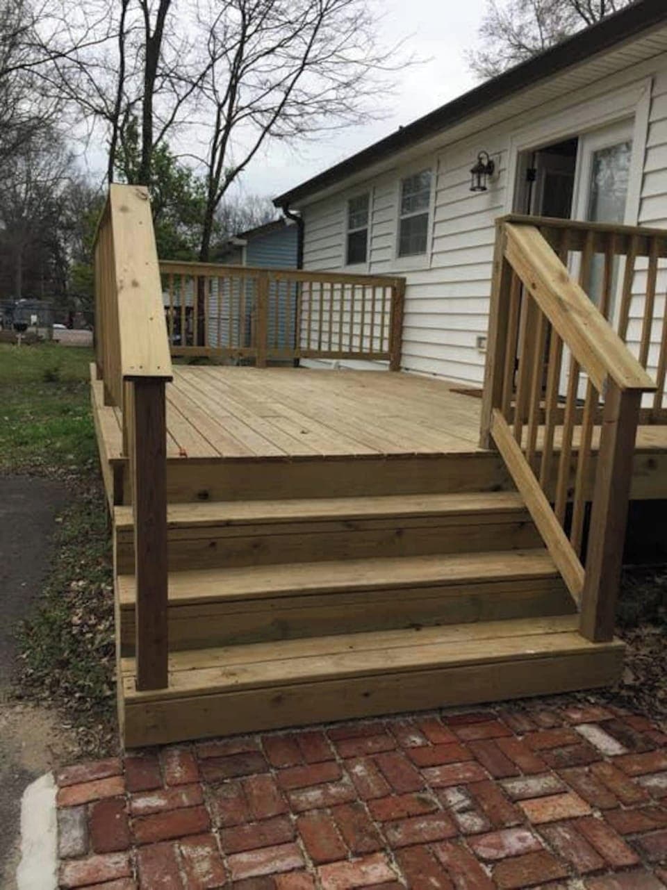 Outdoor deck 