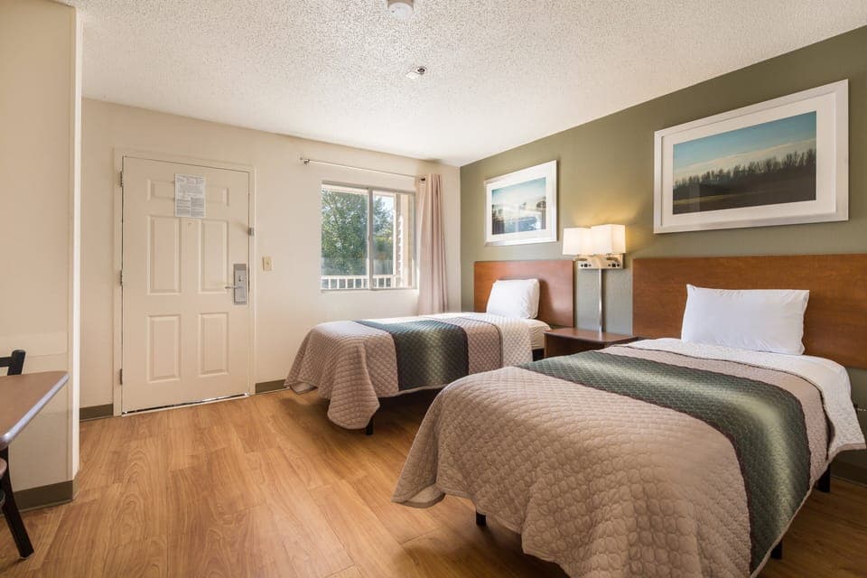 Studio, 2 Twin Beds, Non Smoking | Desk, free WiFi, bed sheets