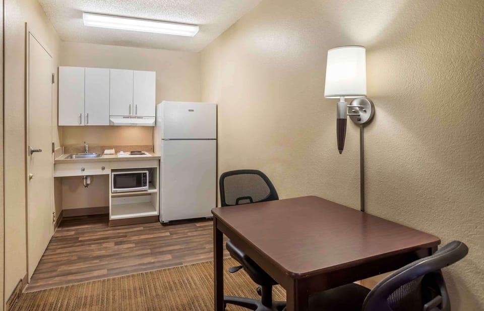 Studio, 2 Double Beds, Non Smoking | Private kitchen | Fridge, microwave, stovetop, coffee/tea maker