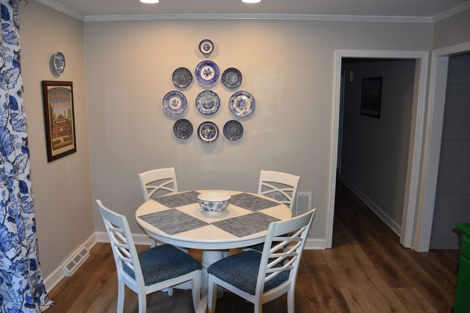 Eating area in the Kitchen