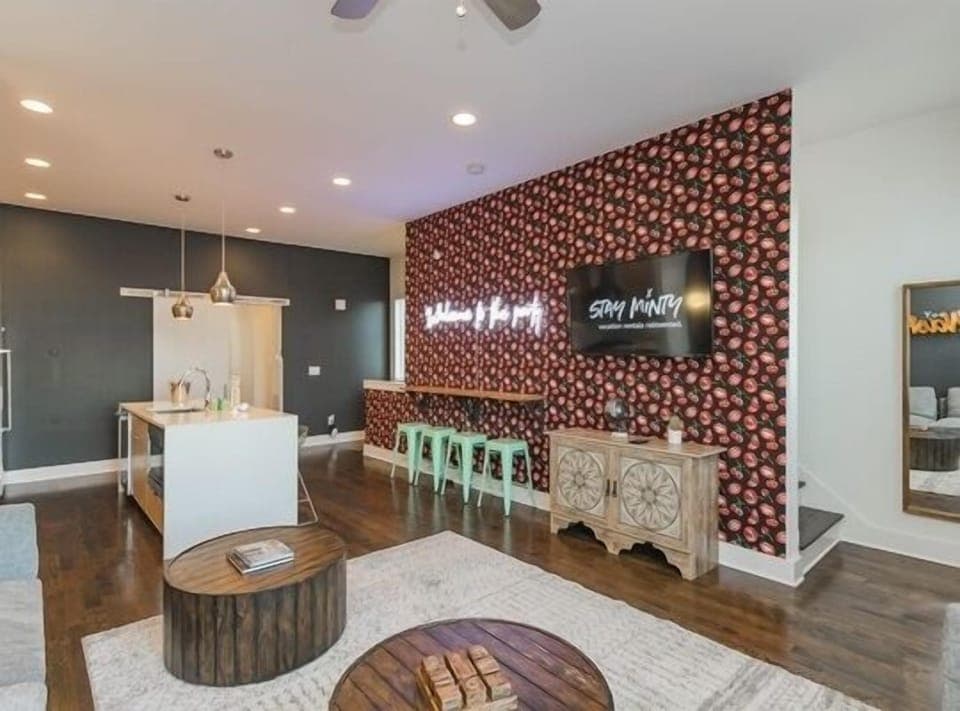 Sky Lounge 1 - Living Area