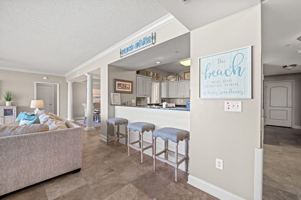 Grab a quick snack at the kitchen bar before heading back to the beach. 