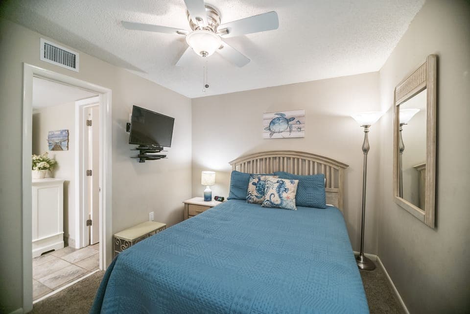 4th Bedroom w/1 Queen