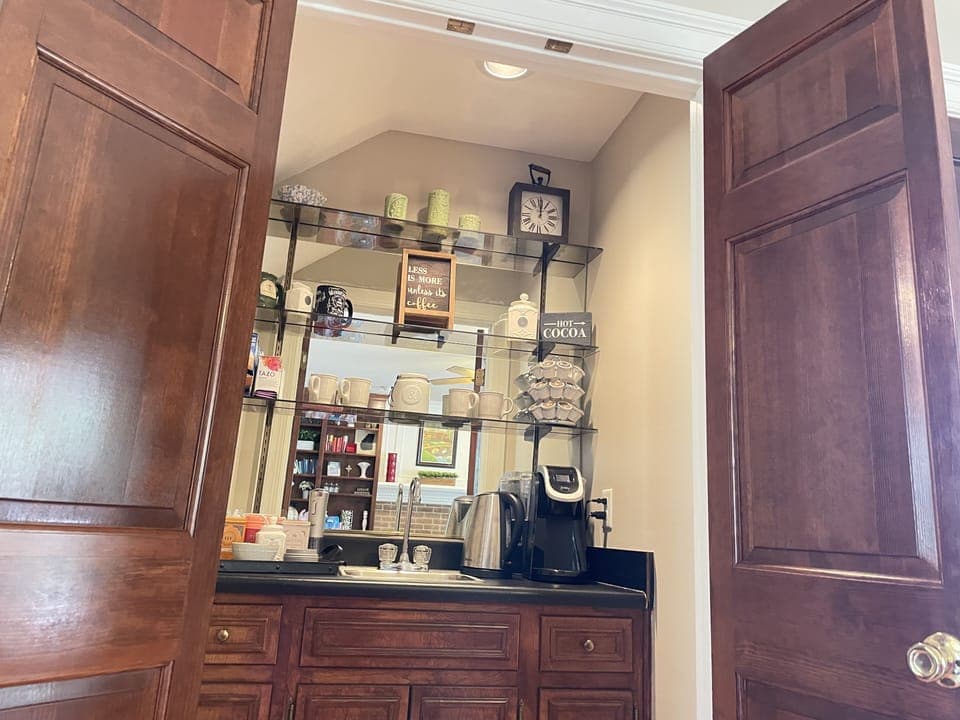 Wet Bar/Coffee Nook