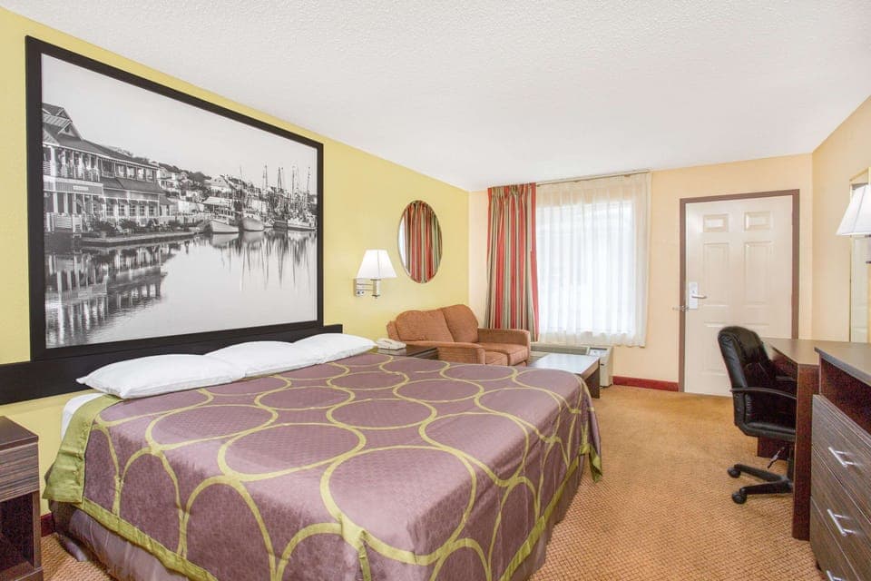 Desk, free cribs/infant beds, rollaway beds, free WiFi