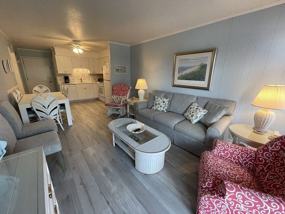 Welcome to A Place at the Beach II 1C!