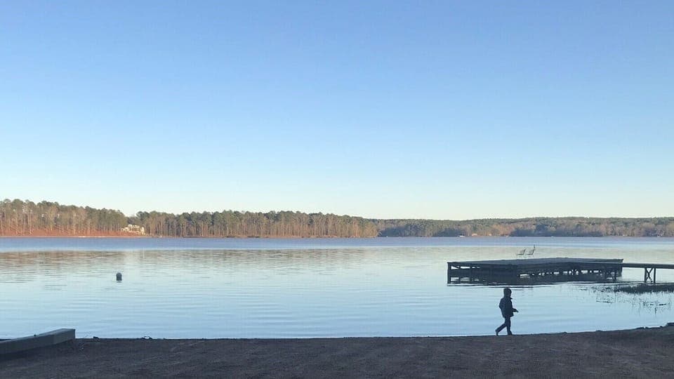Leisurely two minute walk from the house to the beach area