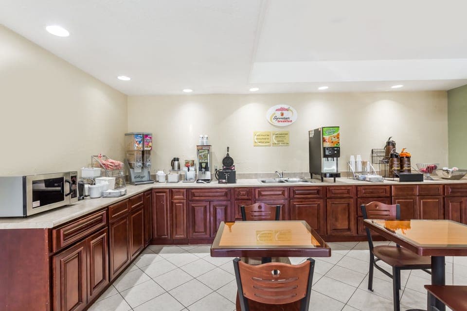 Breakfast area