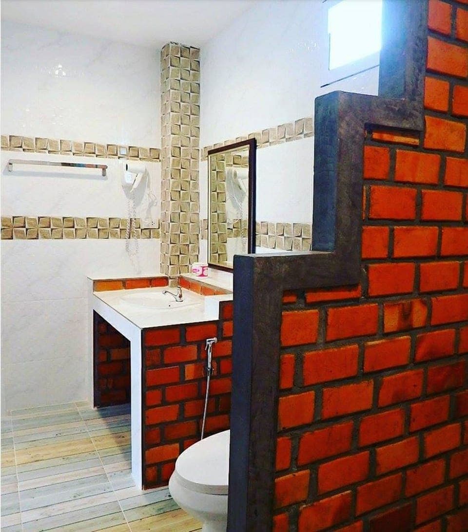 Shower, towels