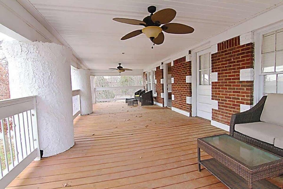 Shared outdoor balcony - separate entrance to outdoor spaces.