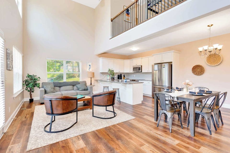 • Short-Term Rentals, Luxury vacation rentals & unique stays by Enjoy Unique Stays • Cabins, treehouses & waterfront homes for unforgettable getaways 
• Hot tub, scenic views & pet-friendly vacation rentals  