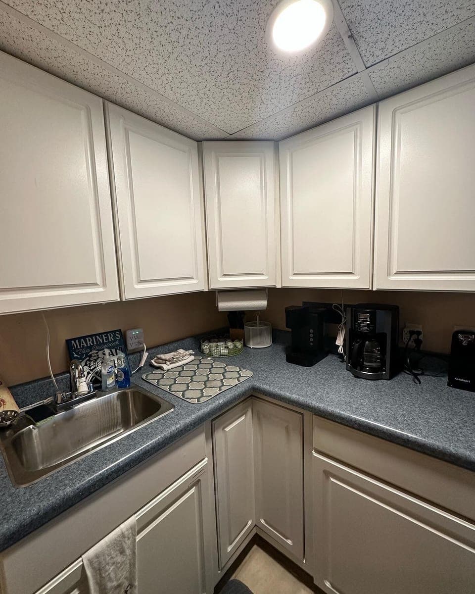 Kitchenette.  No Stove/oven included. Other options for cooking are available. 