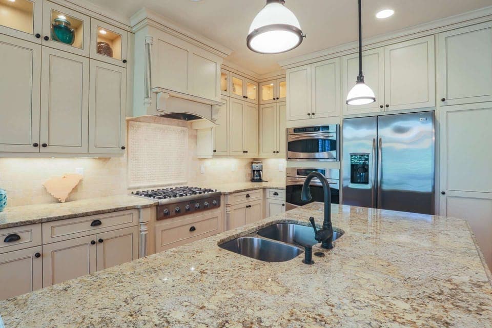 There is plenty of room in the large chef's kitchen for you and your guests to prepare your meals.