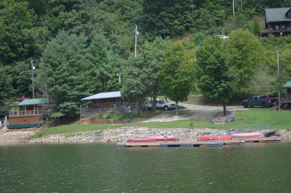 Private Bungalow with great view of lake.