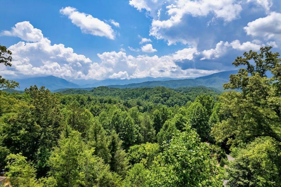 Enjoy the beautiful Mountain Views