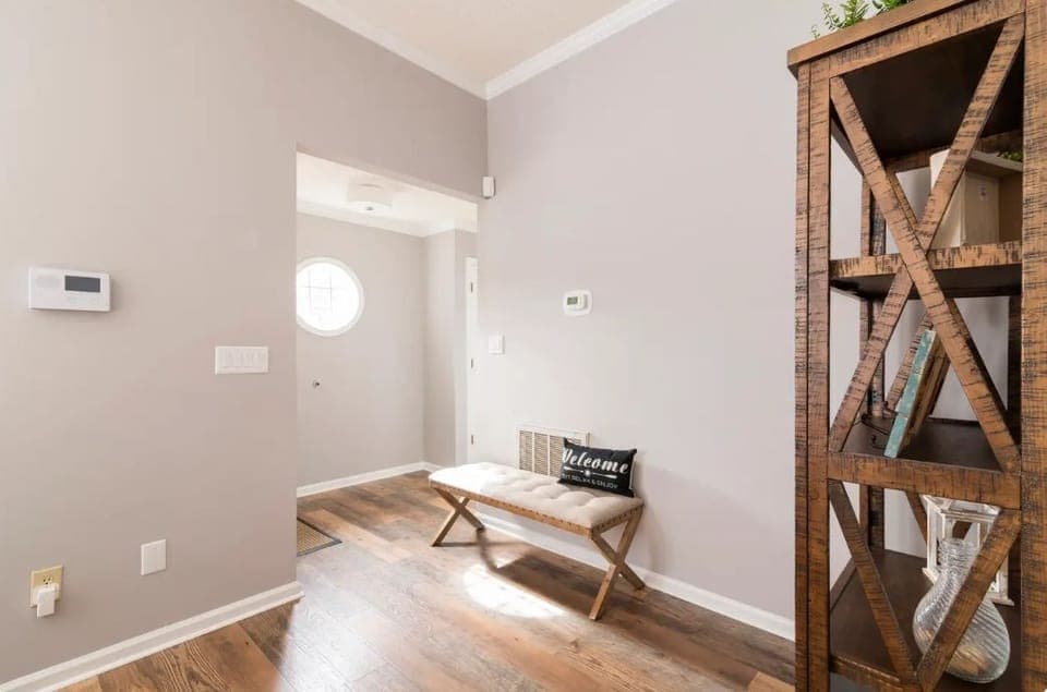 Foyer - easy to get into the house and start putting your things away!