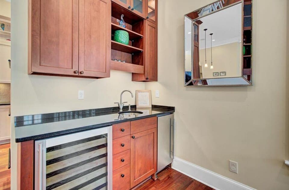 Wet bar!