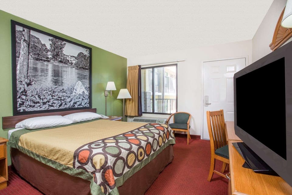 Desk, iron/ironing board, free cribs/infant beds, free WiFi