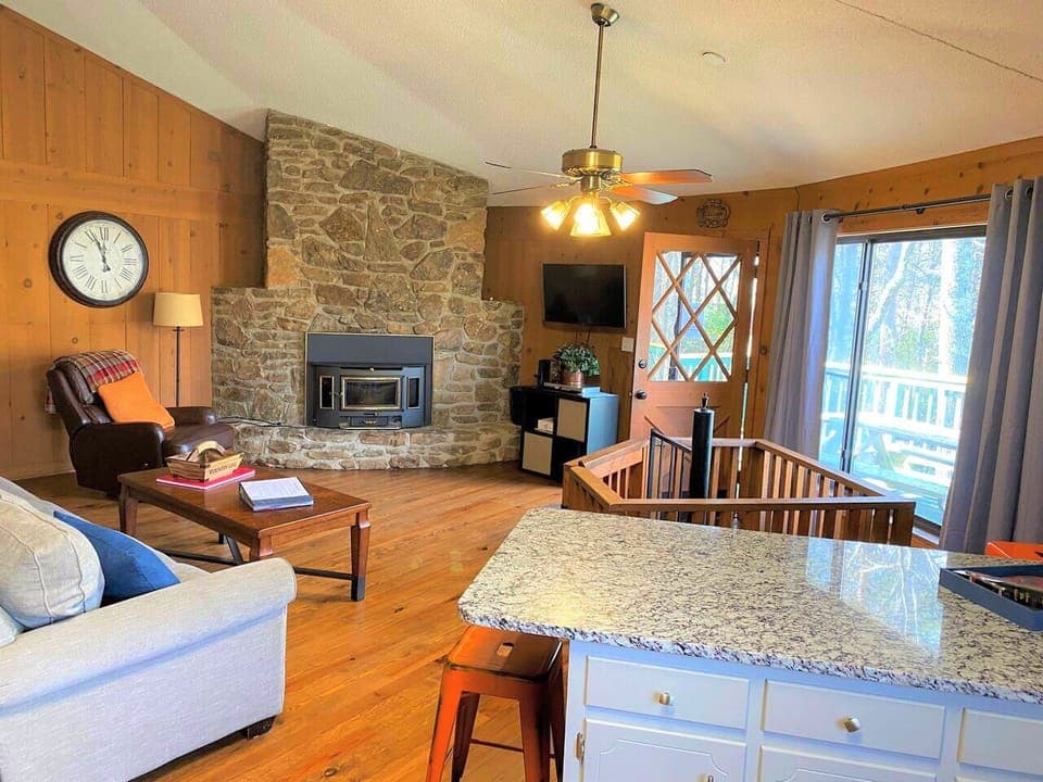 Open floorplan allows easy entertaining.