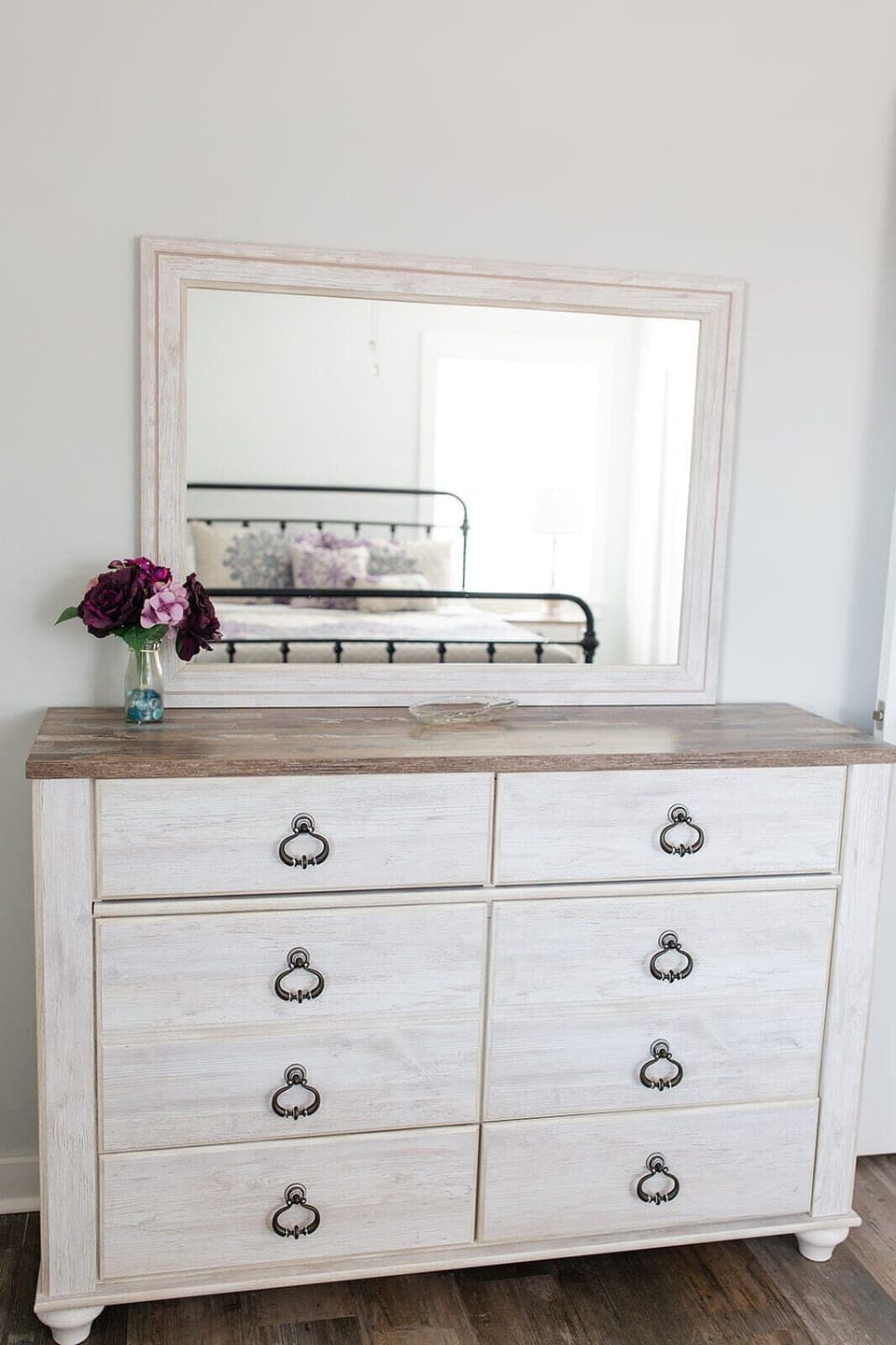 Queen bedroom
