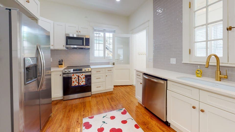 Full Kitchen