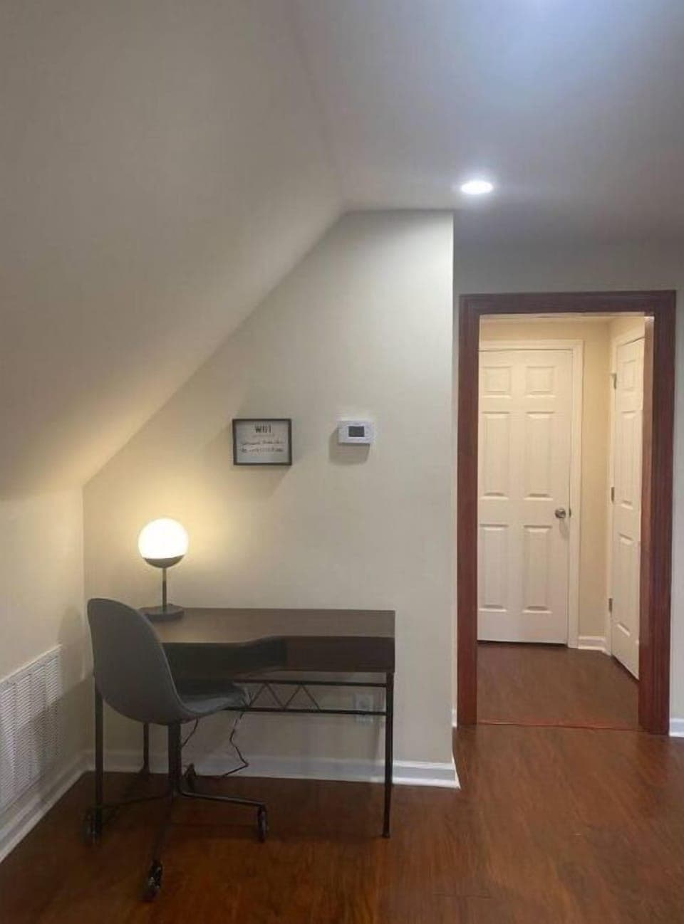 nice desk with the best wifi to connect to your laptop or gaming needs