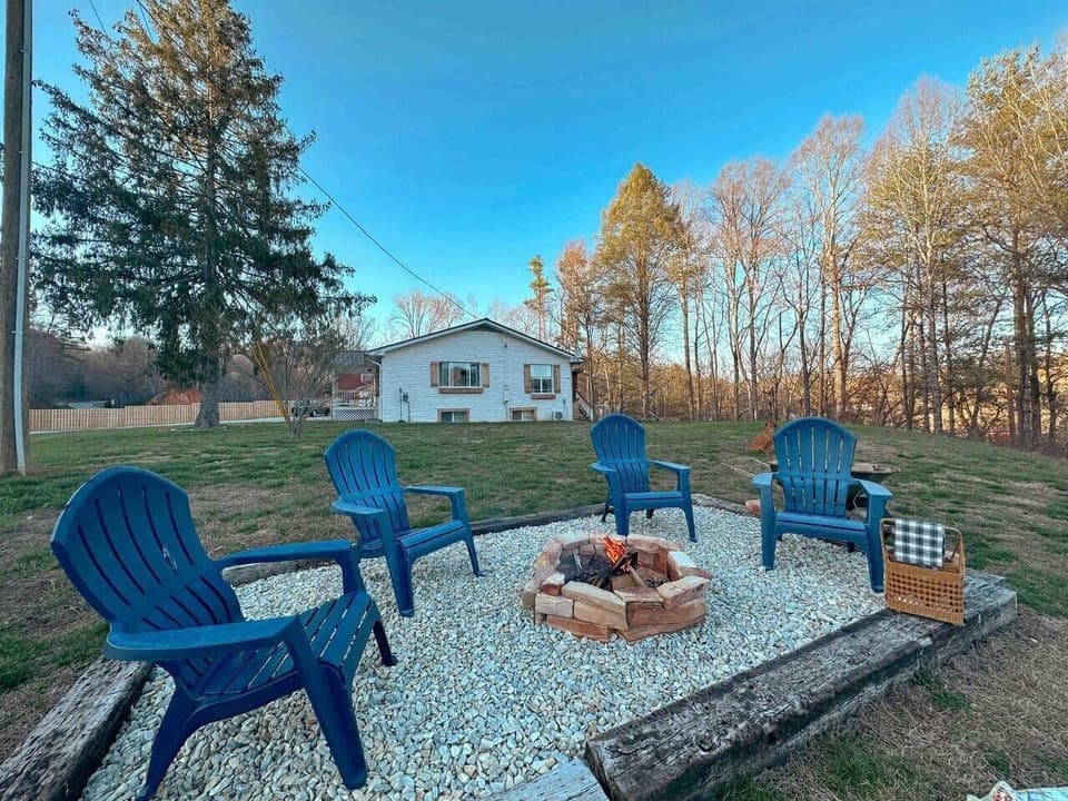 Fire pit with Mountain Views