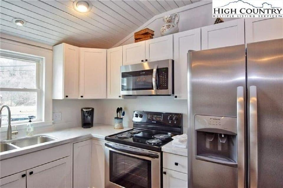 Well stocked kitchen if you choose to eat in.