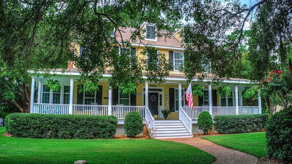 Cozy Coastal Cottage