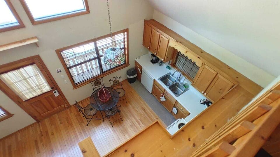 Kitchen dining