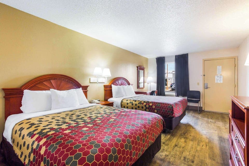 Iron/ironing board, free WiFi, bed sheets, alarm clocks