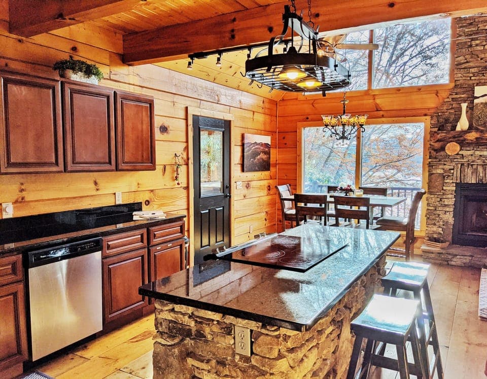 You'll LOVE this amazing custom kitchen - perfect for sharing family dinner.