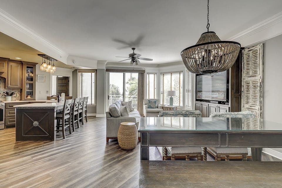 2112 Seacrest - The Vacation Company