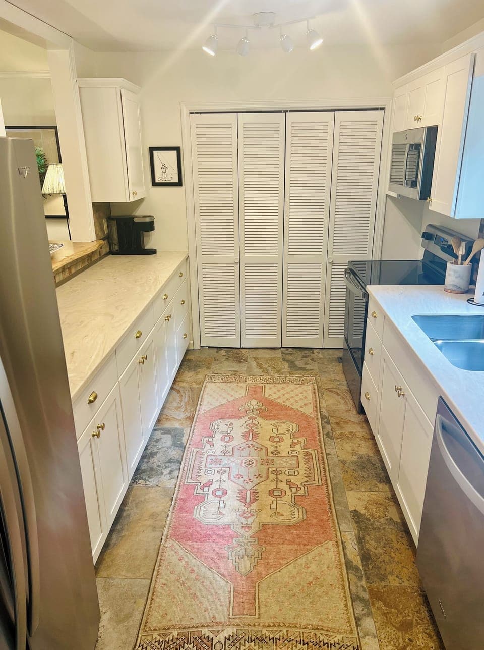 Kitchen with all of the amenities you could want!