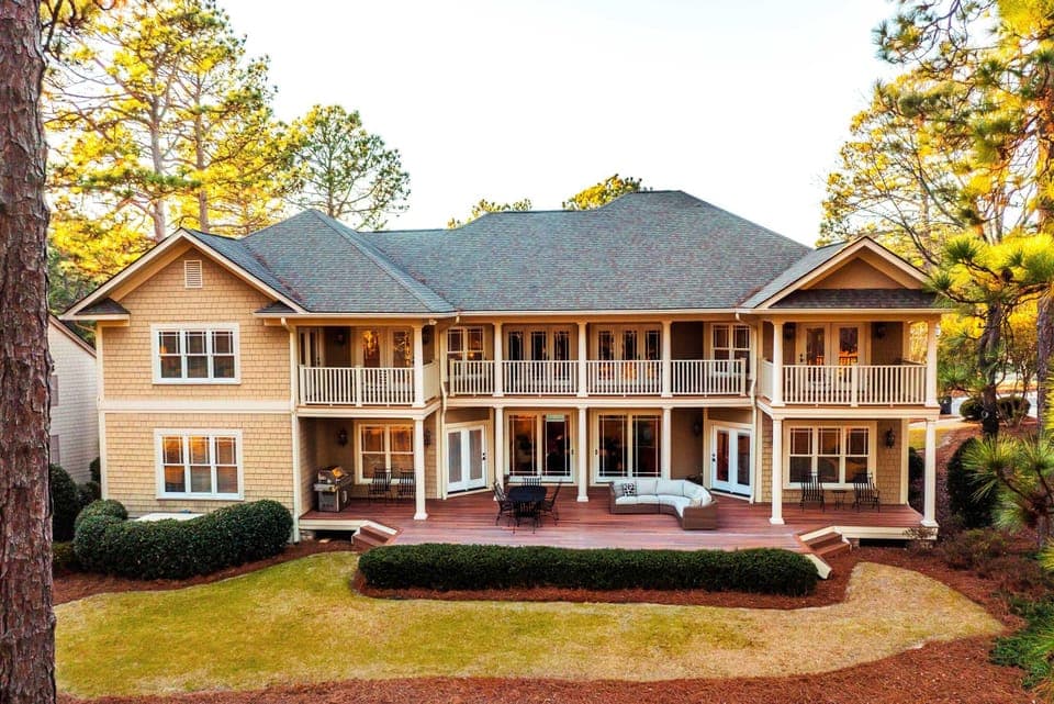 Relax on the luxurious deck lounge with amazing golf views!