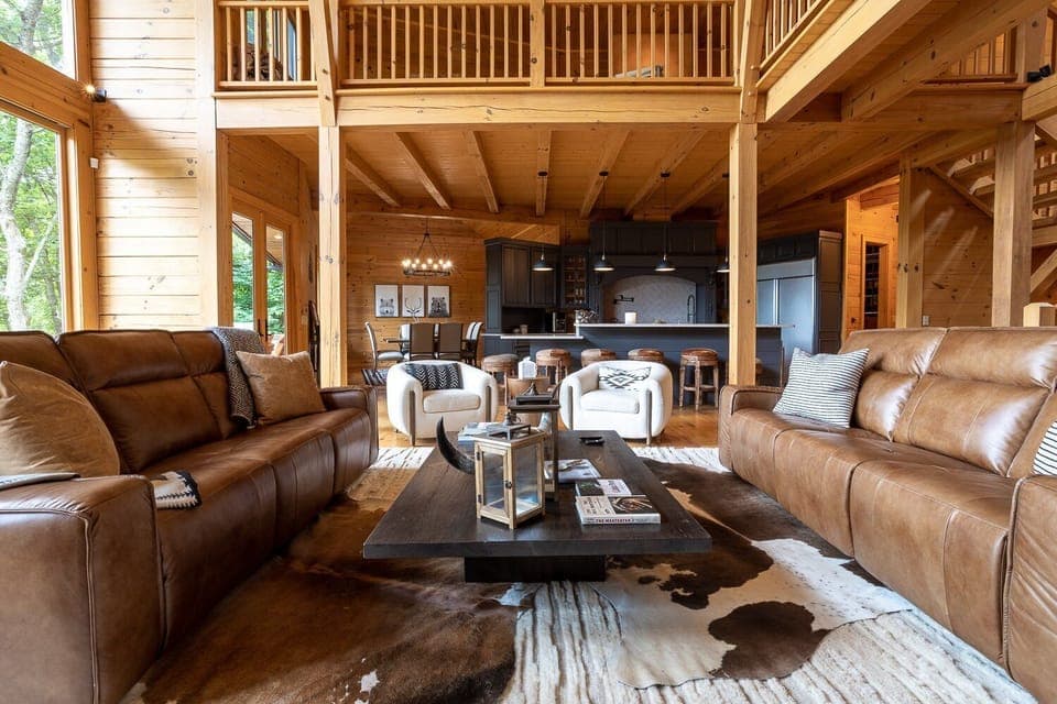 Living Room w/access to Deck