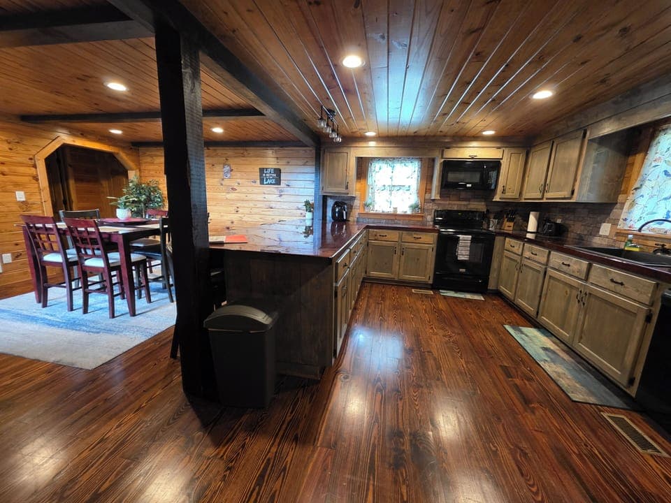 Kitchen and dining room 