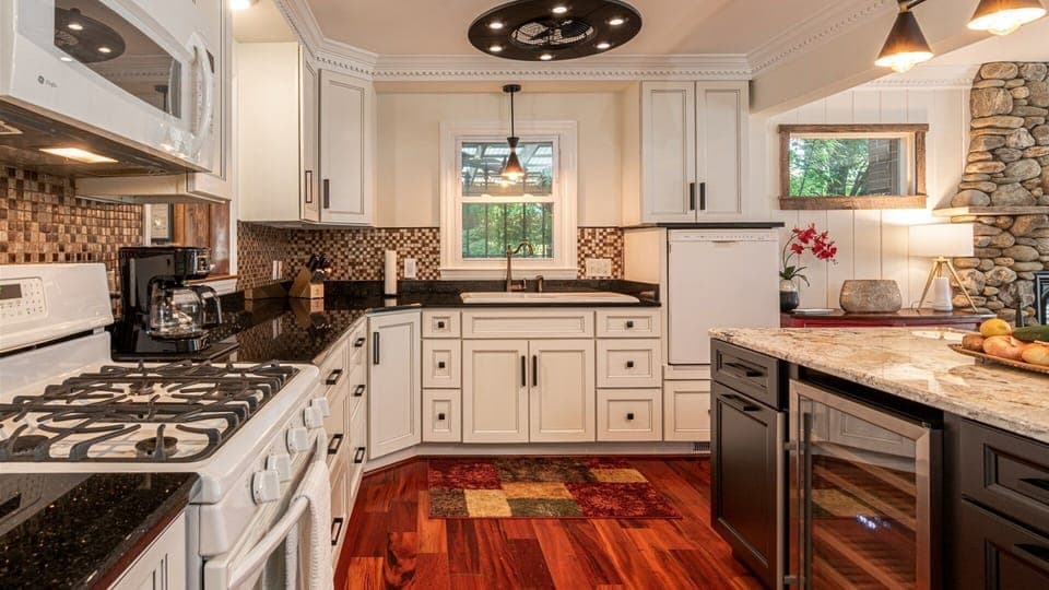 Beautiful and spacious kitchen