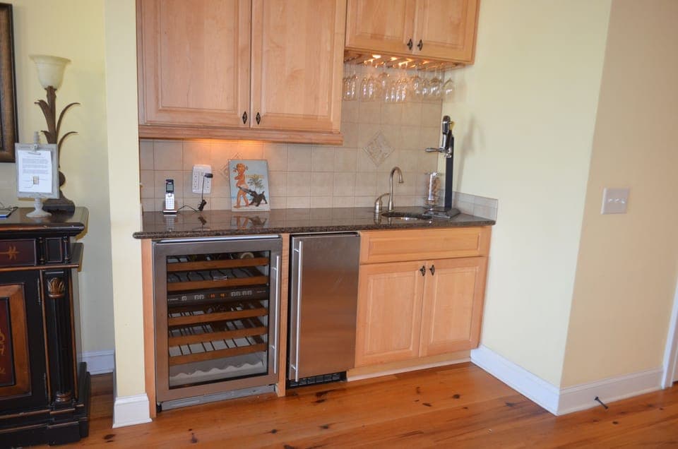 Wet bar