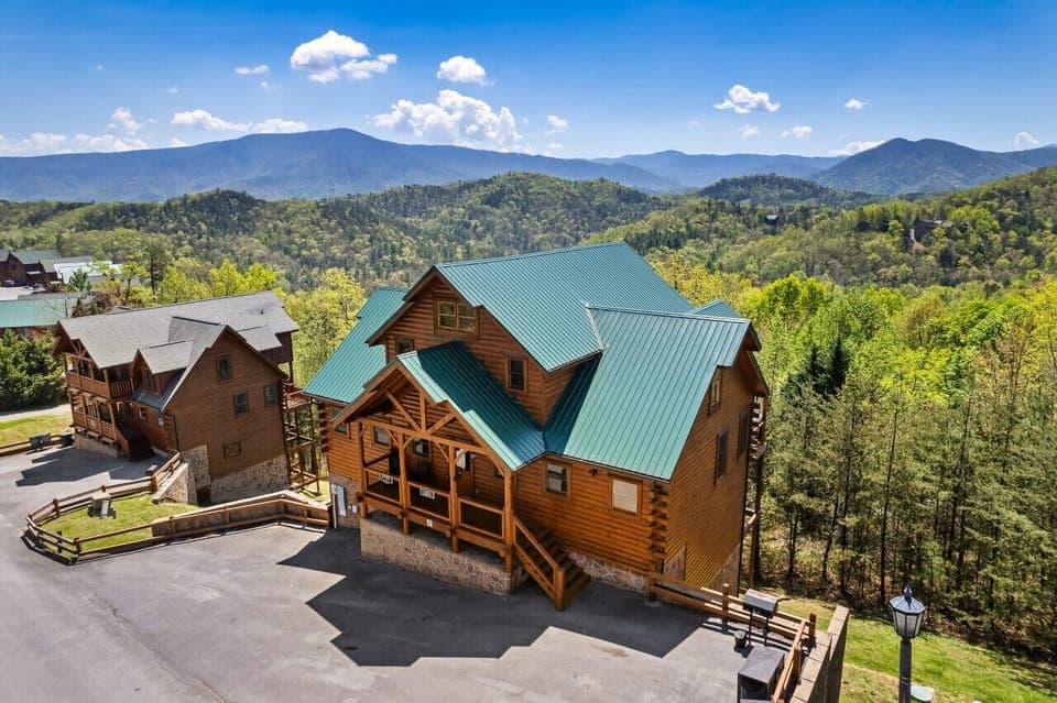An amazing cabin with a breathtaking view!
