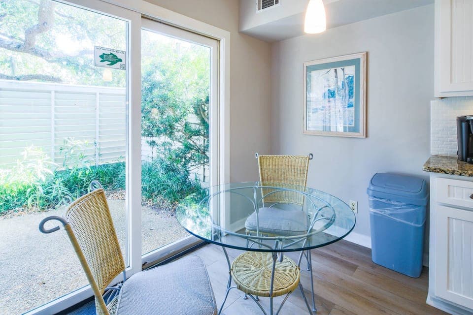 The dinette table & chairs in the kitchen seats 2.