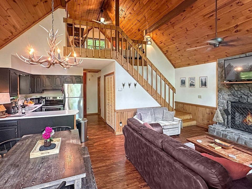 Twin Pines Great Room with loft bedroom overhead