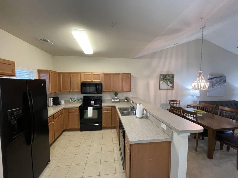 Full kitchen