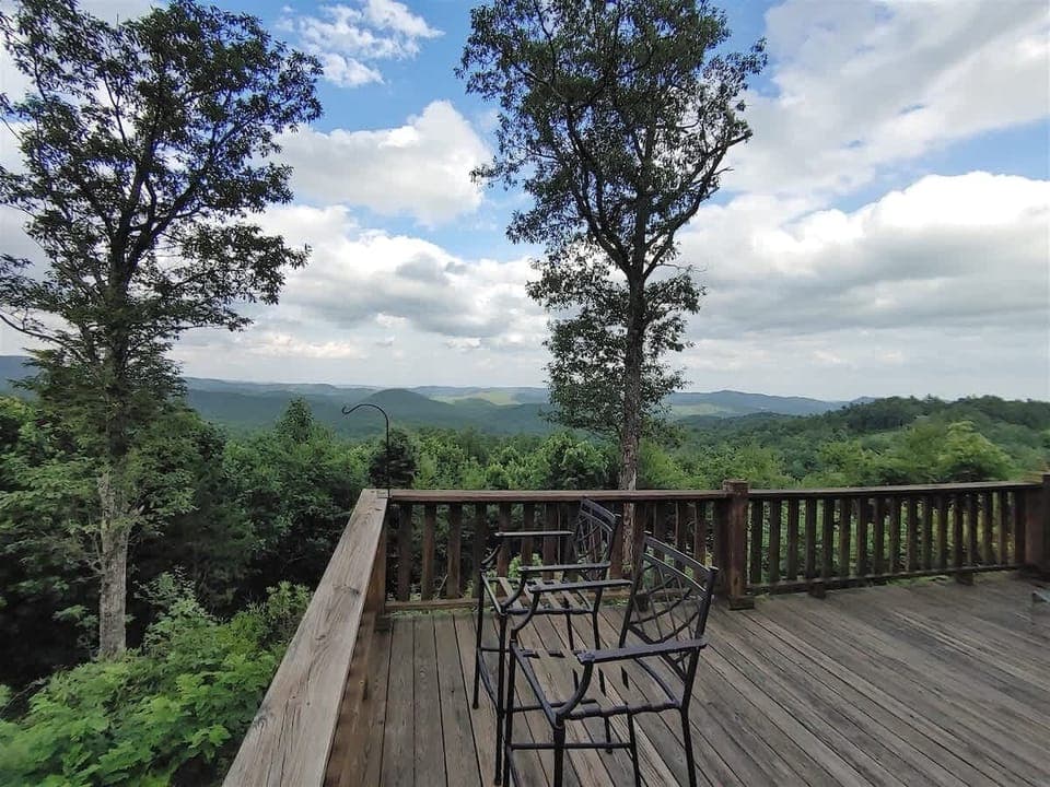 There is plenty of room for your guests to spread out and visit.