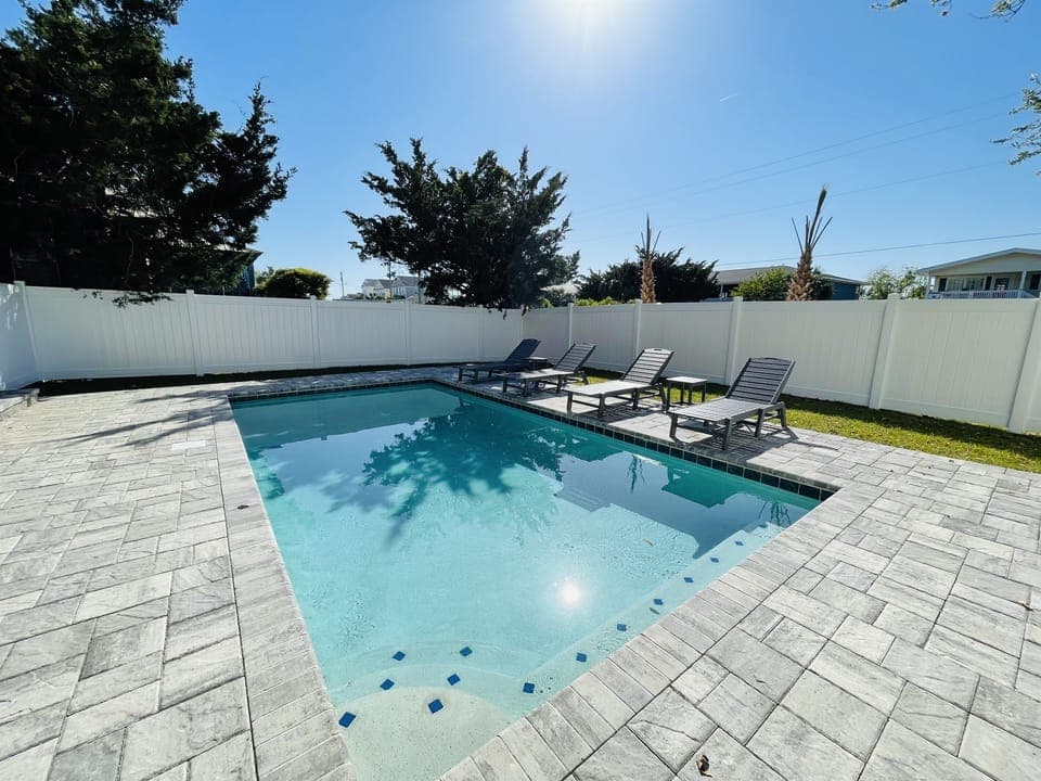 Spacious Pool!