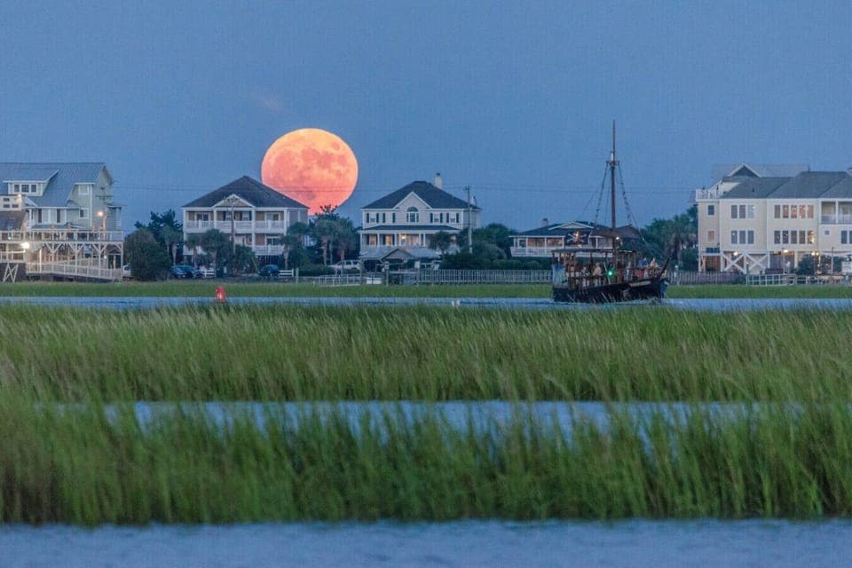 Full moon in Murrells Inlet 